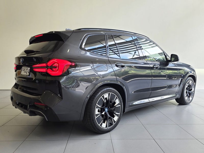 2022 BMW iX3 M Sport Impressive image 4