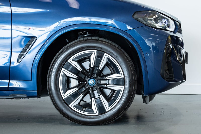 2022 BMW iX3 M Sport Inspiring image 5