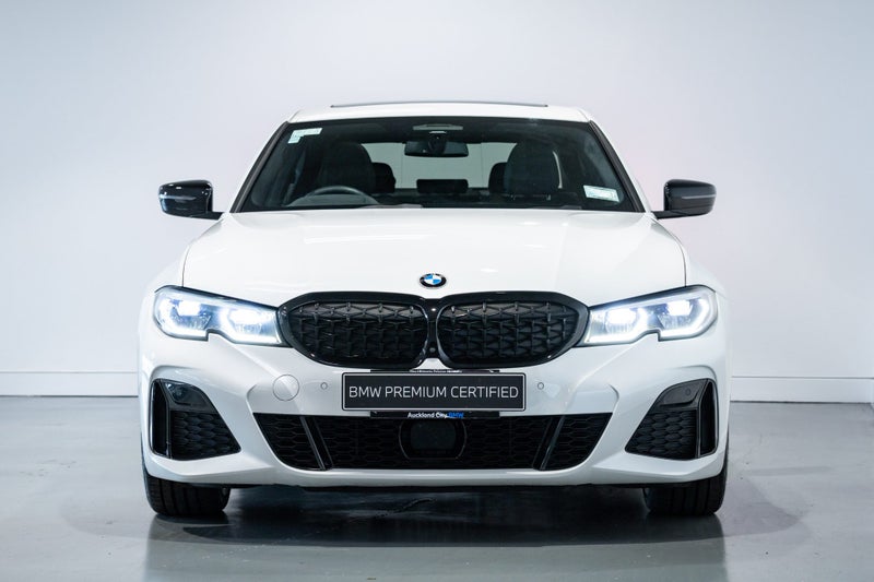 2022 BMW M340i xDrive Sedan M Performance + Vis... image 4