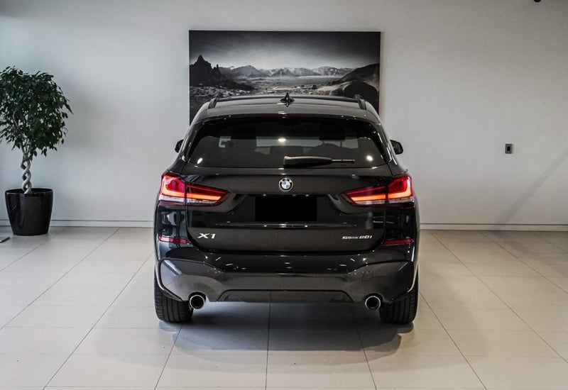 2022 BMW X1 sDrive20i M Sport image 4