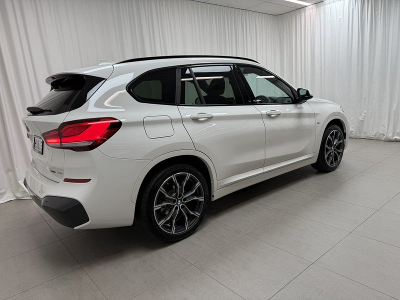 2022 BMW X1 X1 sDrive18i M Sport + Innovations image 3