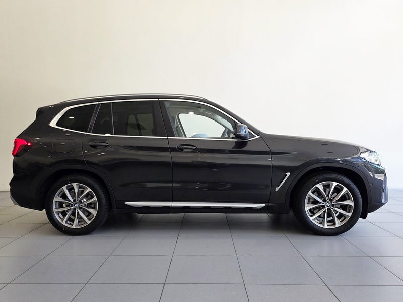 2022 BMW X3 sDrive20i SE image 3