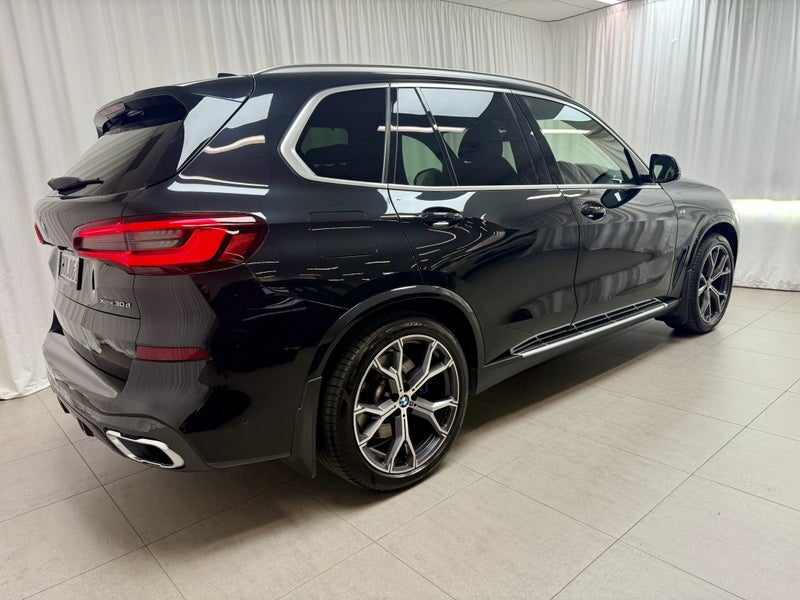 2022 BMW X5 X5 xDrive30d M Sport + Comfort Lite image 3