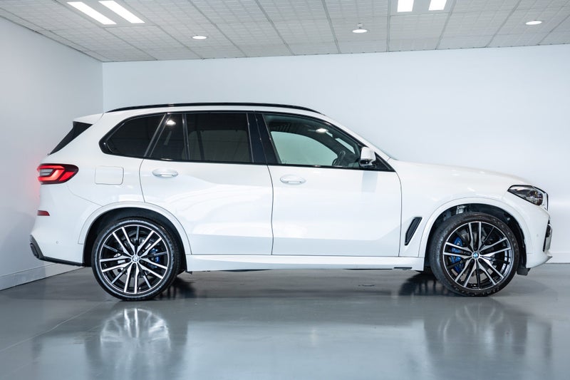 2022 BMW X5 xDrive30d M Sport + Innovations image 5