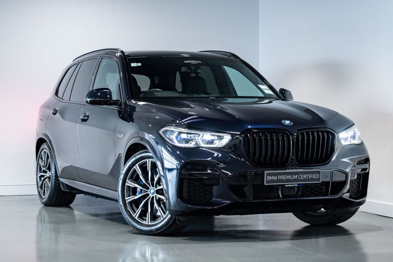 2022 BMW X5 xDrive45e iPerformance M Sport image 1