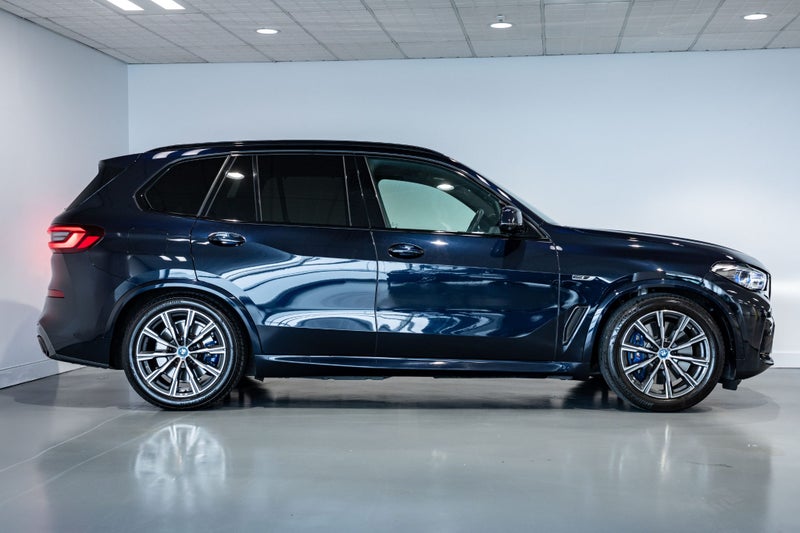 2022 BMW X5 xDrive45e iPerformance M Sport image 4
