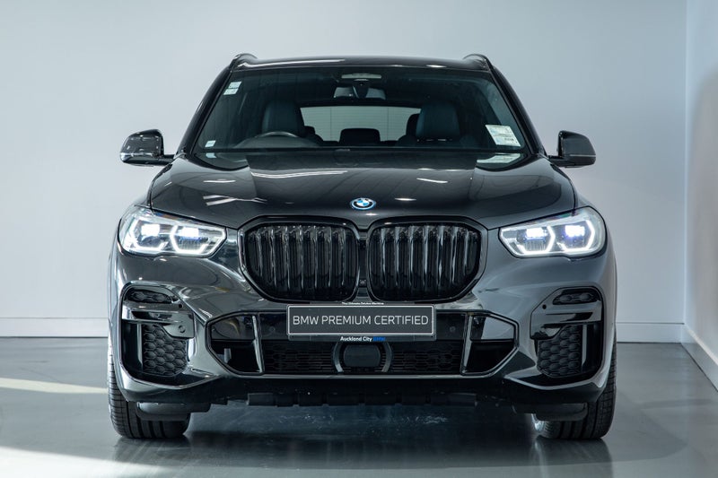 2022 BMW X5 xDrive45e iPerformance M Sport image 3