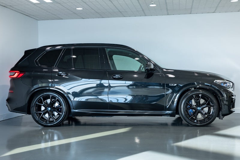 2022 BMW X5 xDrive45e iPerformance M Sport image 4