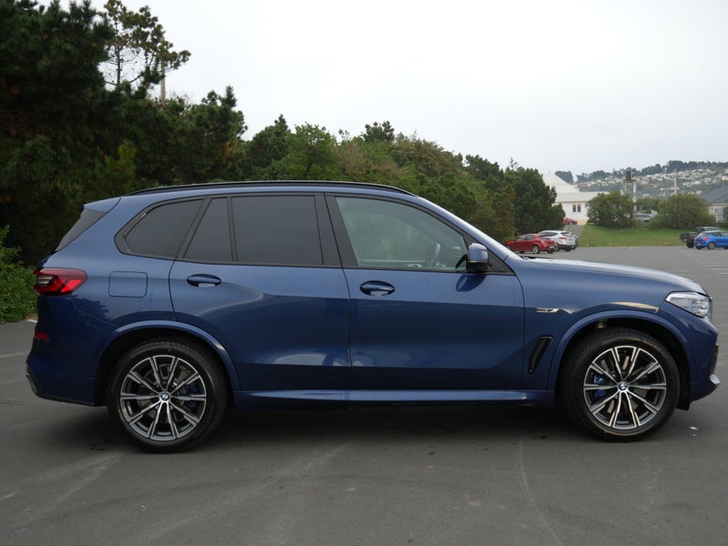 2022 BMW X5 xDrive45e iPerformance M Sport image 2