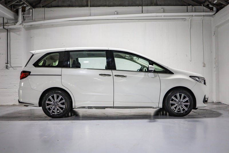 2022 Honda Odyssey Touring image 3