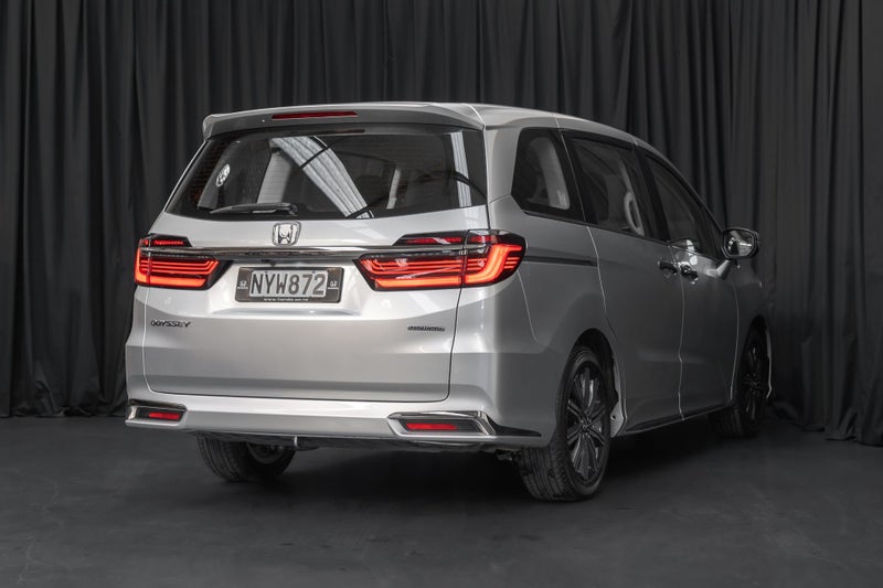 2022 Honda Odyssey Touring Automatic image 5