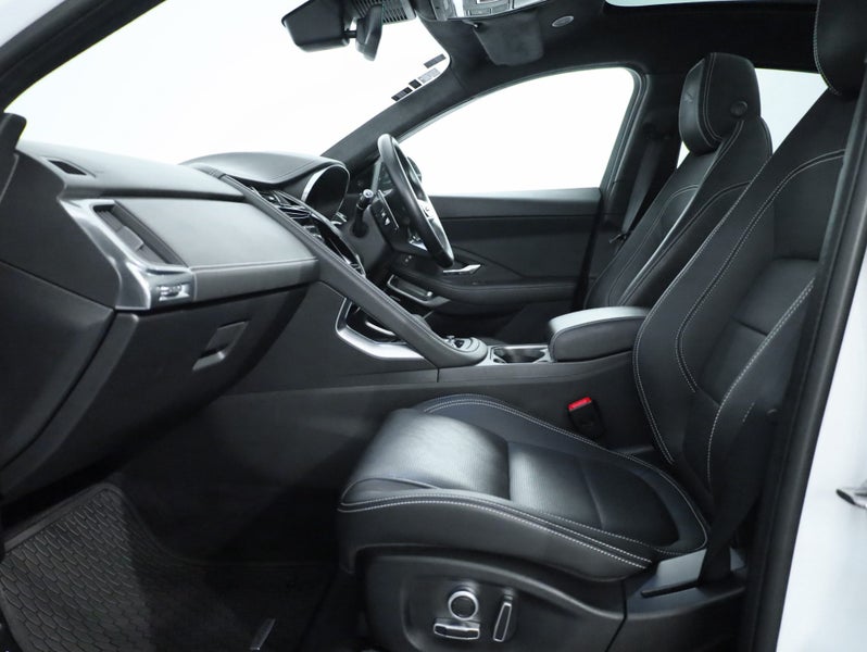 2022 Jaguar E-PACE P250 R-Dynamic SE image 3