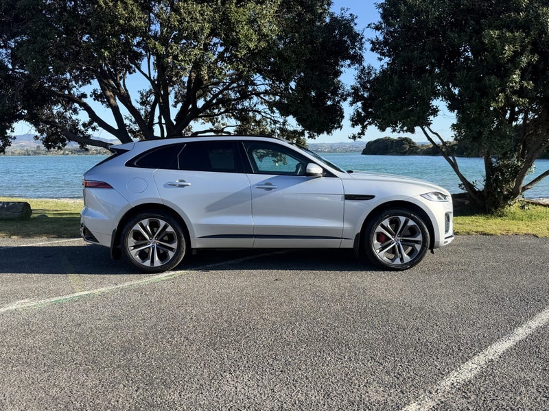 2022 Jaguar F-PACE D300 R-DYNAMIC HSE image 4