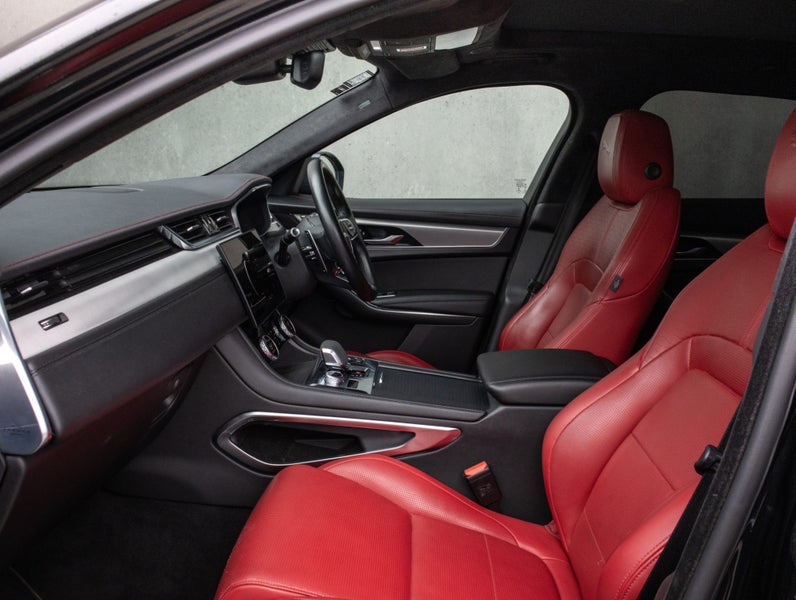 2022 Jaguar F-PACE D300 R-Dynamic HSE image 3