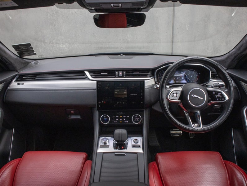 2022 Jaguar F-PACE D300 R-Dynamic HSE image 4