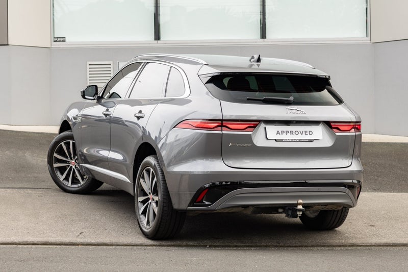2022 Jaguar F-PACE P250 R-Dynamic SE image 2