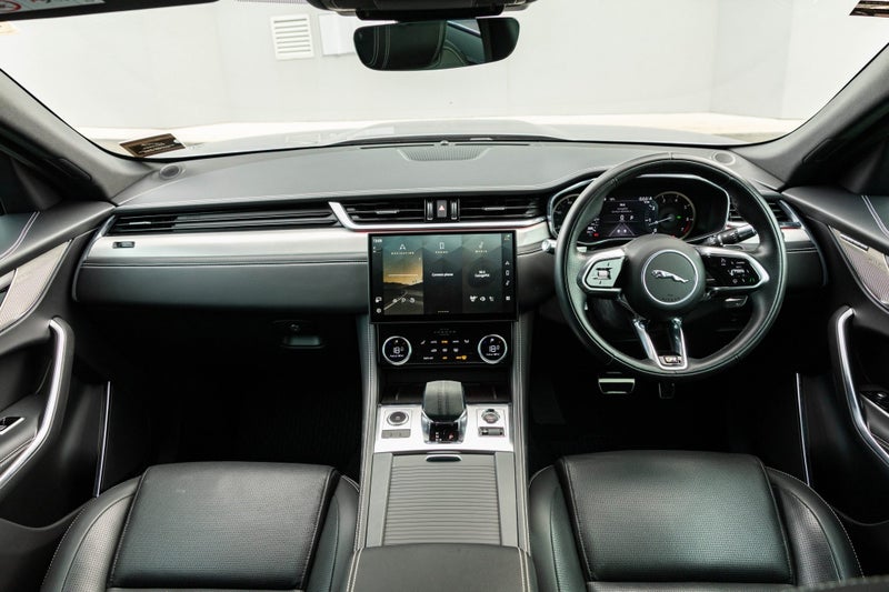 2022 Jaguar F-PACE P250 R-Dynamic SE image 4