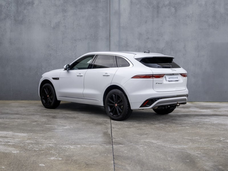 2022 Jaguar F-PACE P250 R-Dynamic SE image 2