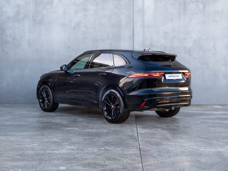 2022 Jaguar F-PACE P250 R-Dynamic SE image 2