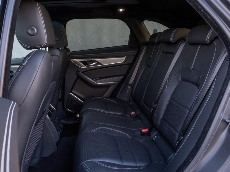 2022 Jaguar F-PACE P250 R-Dynamic SE image 5