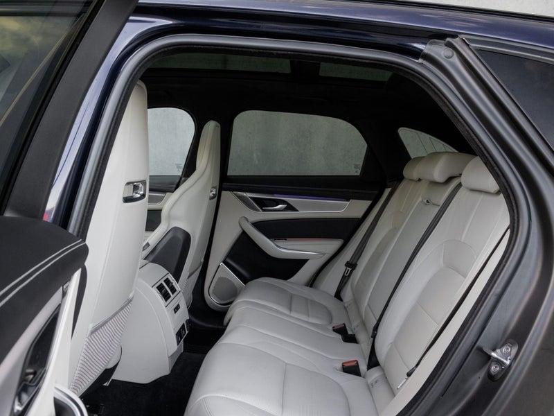 2022 Jaguar F-PACE P400 R-Dynamic HSE image 5