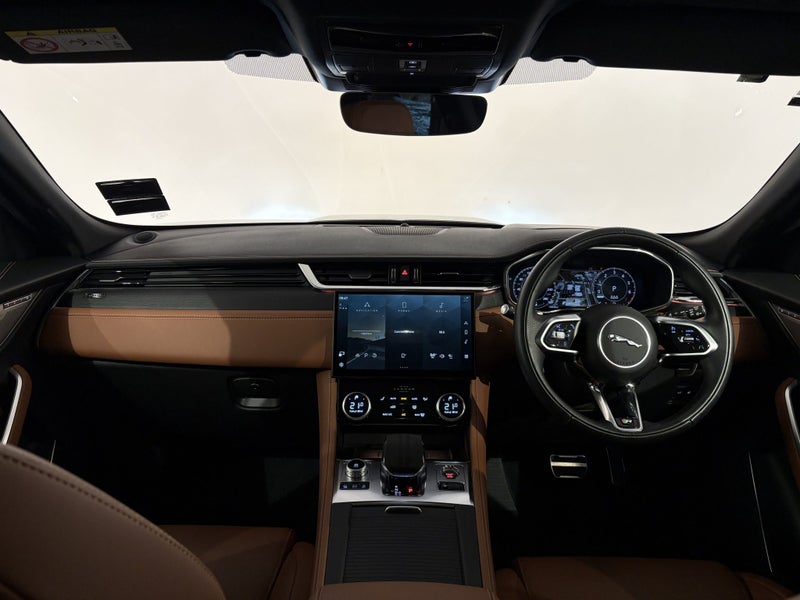 2022 Jaguar F-PACE P400e R-DYNAMIC HSE, AWD, PL... image 4