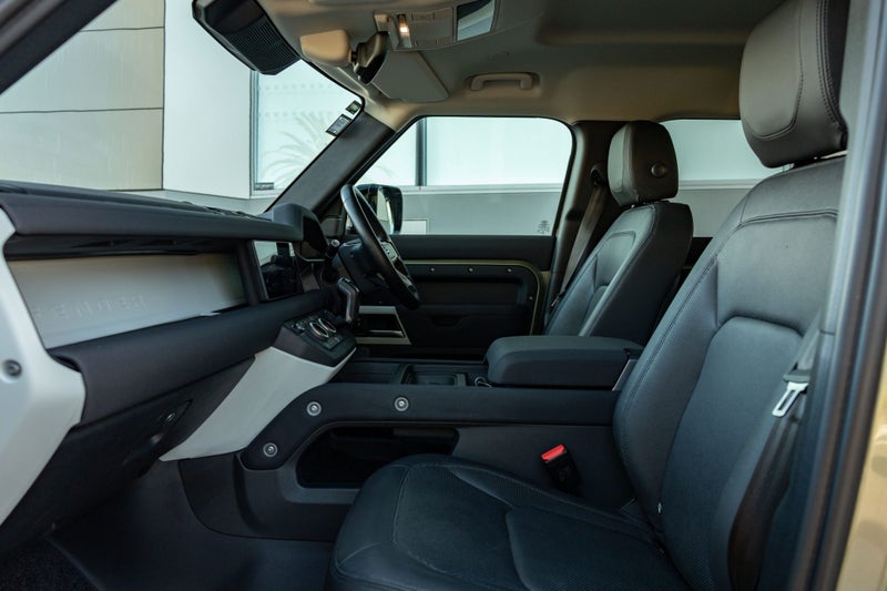 2022 Land Rover Defender 110 D240 SE image 3