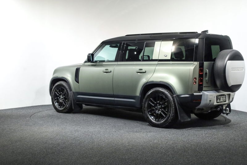 2022 Land Rover Defender 110 D240 SE, 4WD, 2 YE... image 5