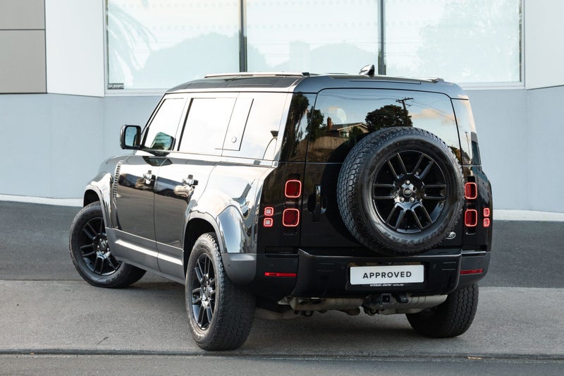 2022 Land Rover Defender 110 D240 SE image 2