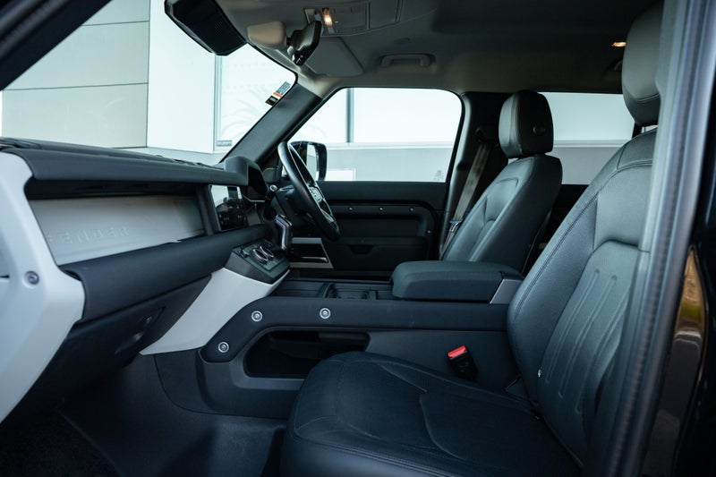 2022 Land Rover Defender 110 D240 SE image 3