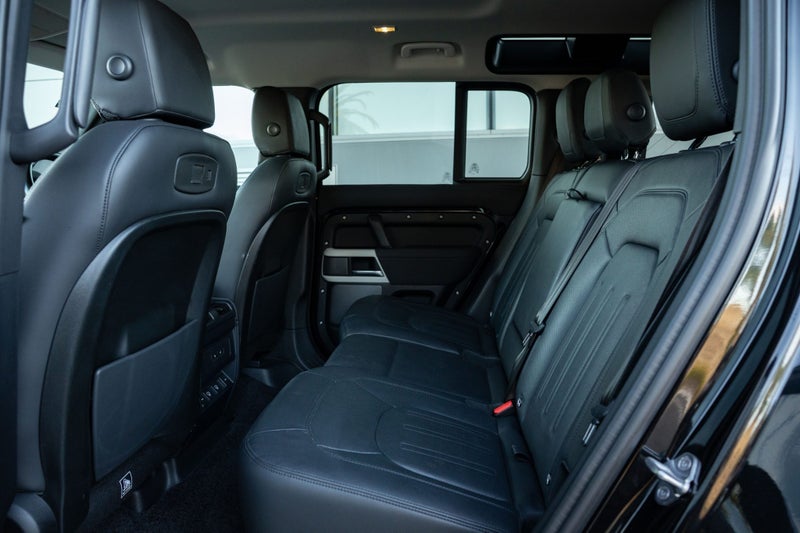 2022 Land Rover Defender 110 D240 SE image 5