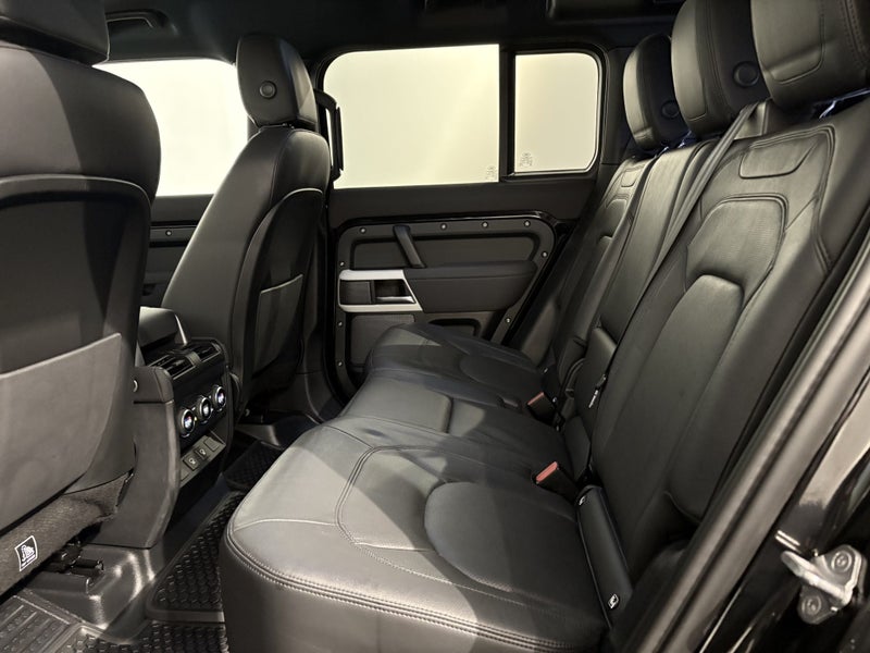 2022 Land Rover Defender 110 D300 SE, 221KW, 4W... image 5