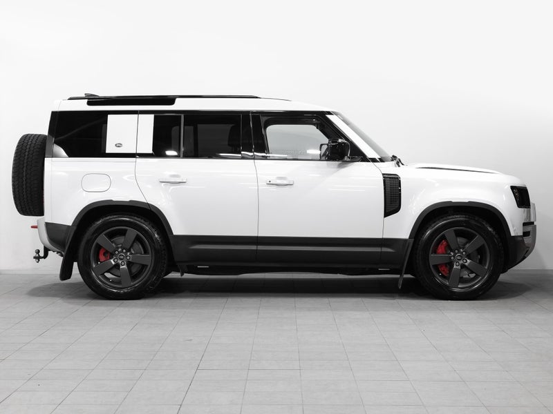 2022 Land Rover Defender 110 D300 SE 3L Turbo D... image 3