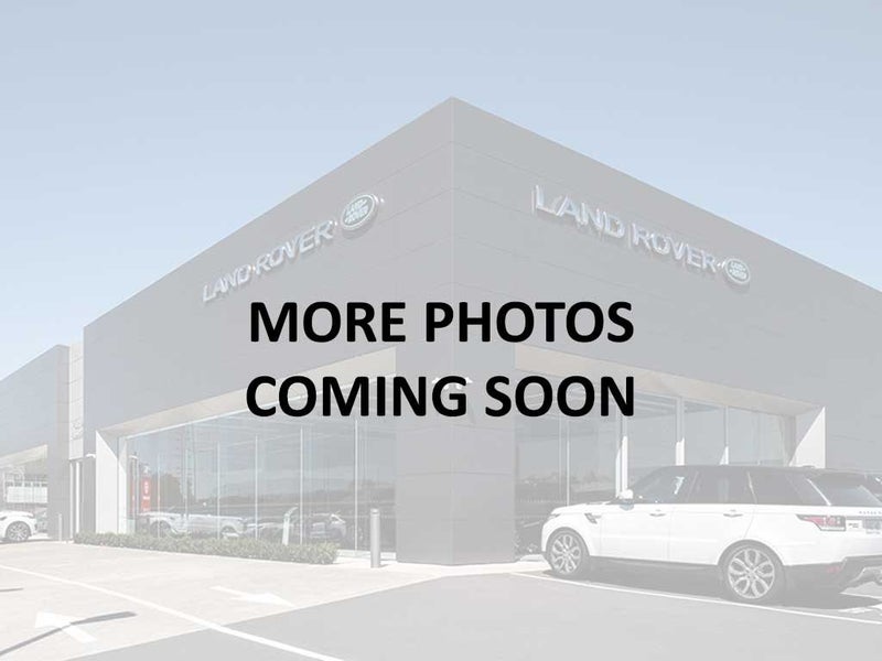 2022 Land Rover Defender 110 D300 SE image 2