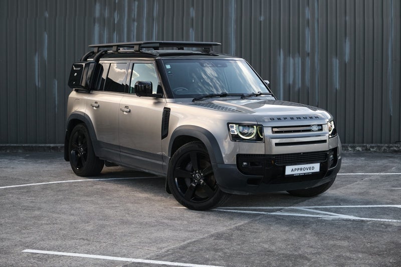2022 Land Rover Defender 110 P400 HSE image 1