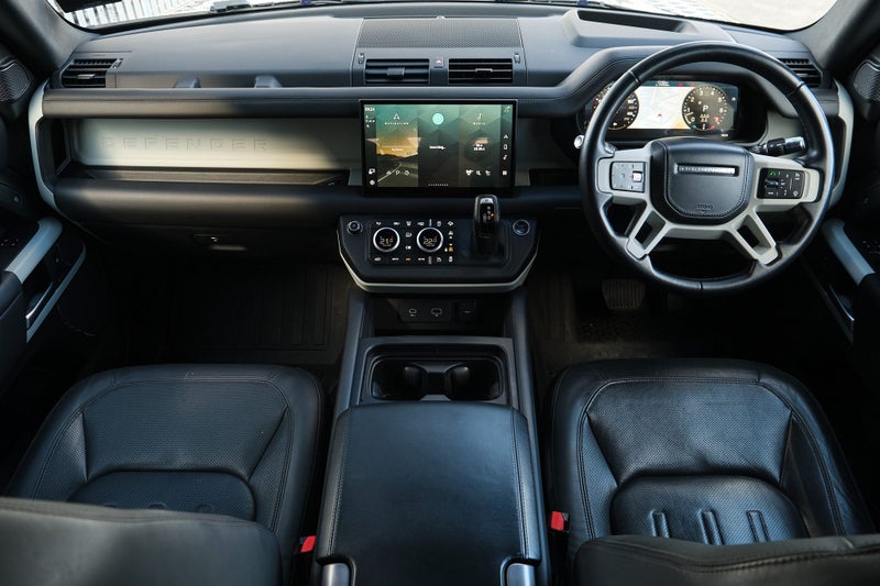 2022 Land Rover Defender 110 P400 HSE image 5