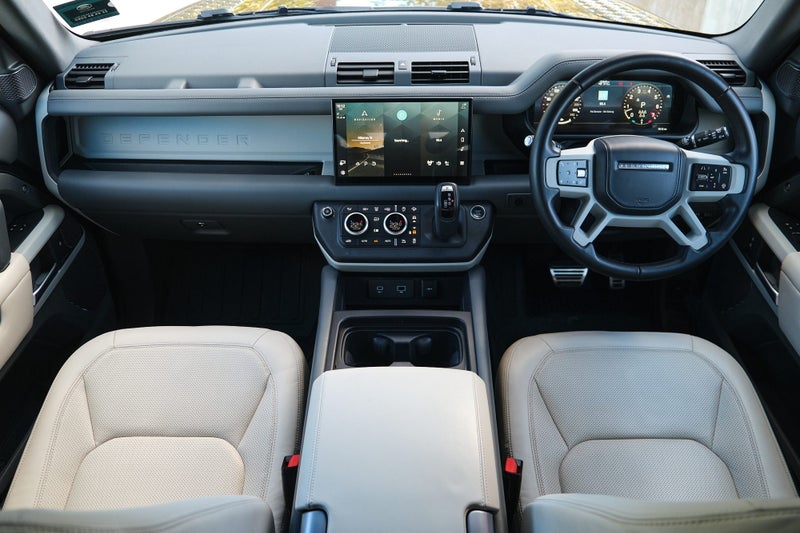 2022 Land Rover Defender 110 P400 HSE image 5
