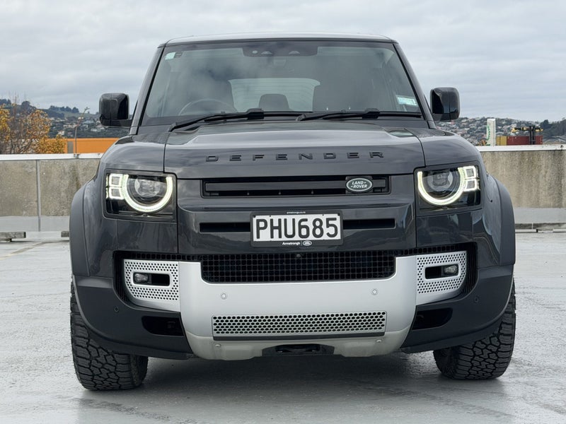 2022 Land Rover Defender 110 P400 HSE image 5