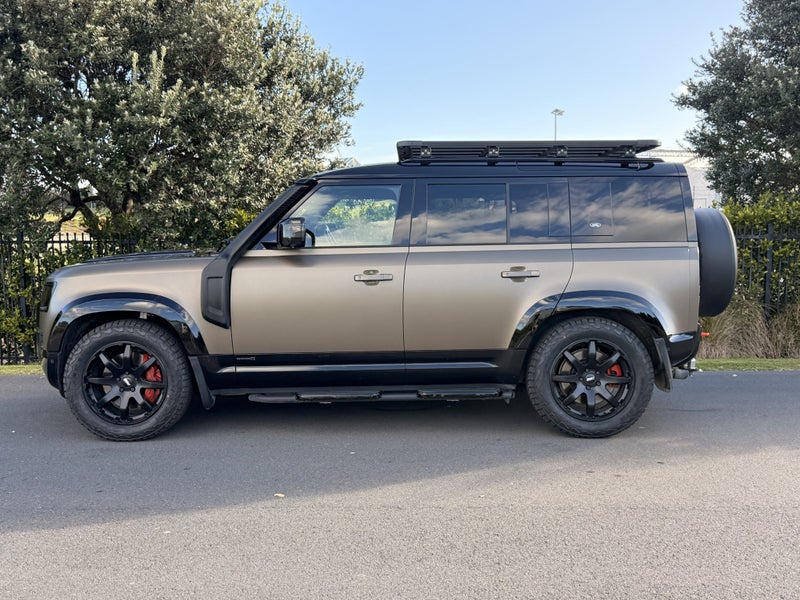 2022 Land Rover Defender 110 P400 X image 4