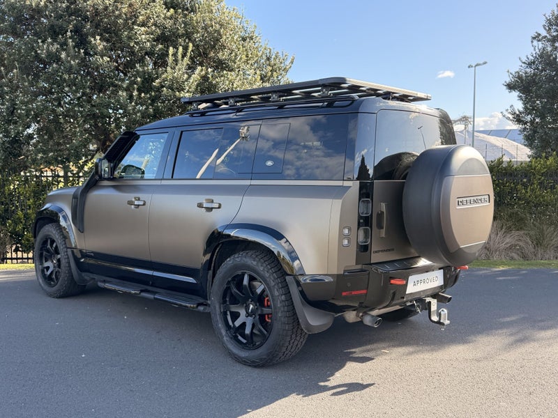 2022 Land Rover Defender 110 P400 X image 5