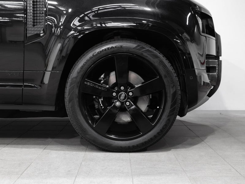 2022 Land Rover Defender 110 P525 Supercharged V8 image 4