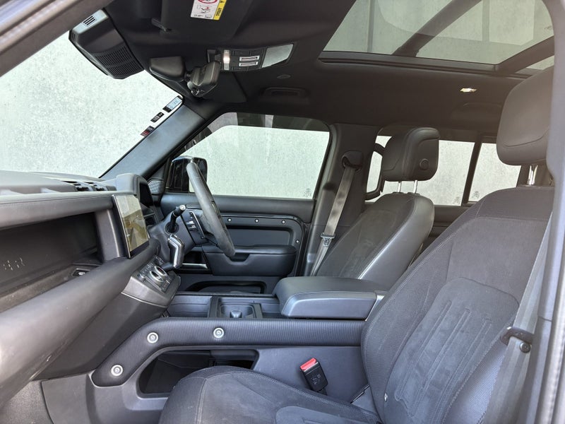 2022 Land Rover Defender 110 V8 image 3