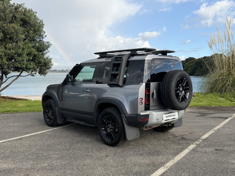 2022 Land Rover Defender 90 D240 SE image 2