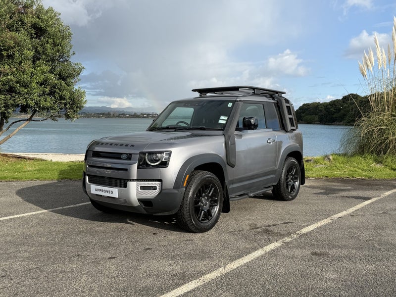 2022 Land Rover Defender 90 D240 SE image 3