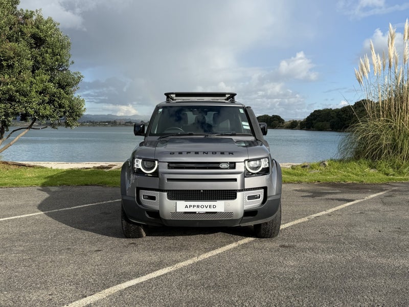 2022 Land Rover Defender 90 D240 SE image 5