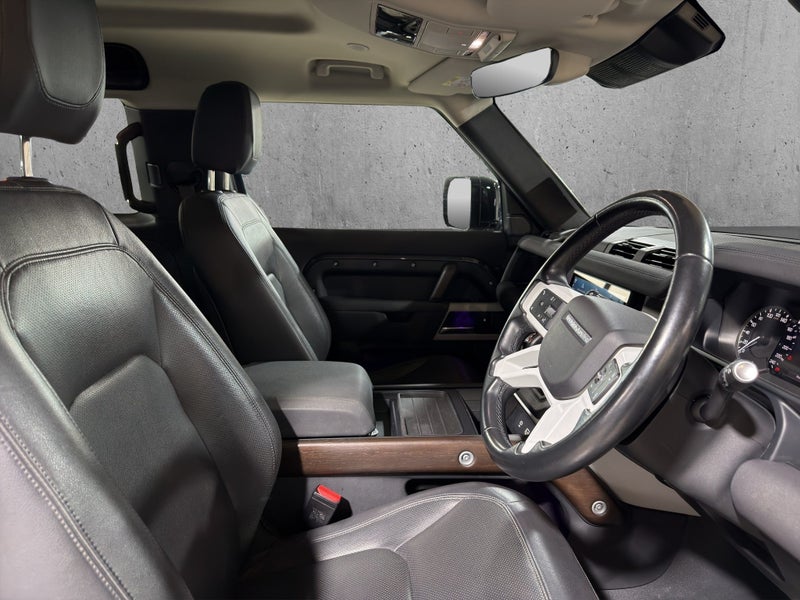 2022 Land Rover Defender 90 D300 SE 3.0DT 4WD N... image 2