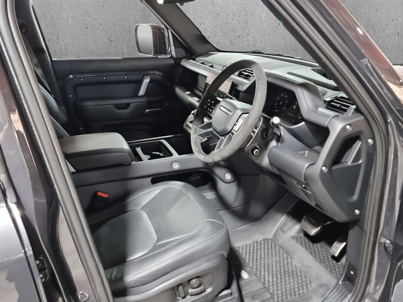 2022 Land Rover Defender P525 110 V8 5.0PT 4WD 8AT image 2