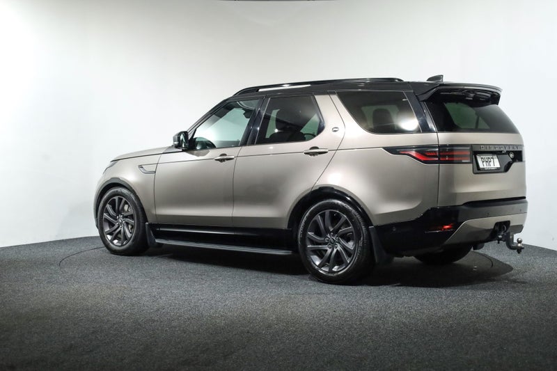 2022 Land Rover Discovery D250 R-Dynamic Se image 2