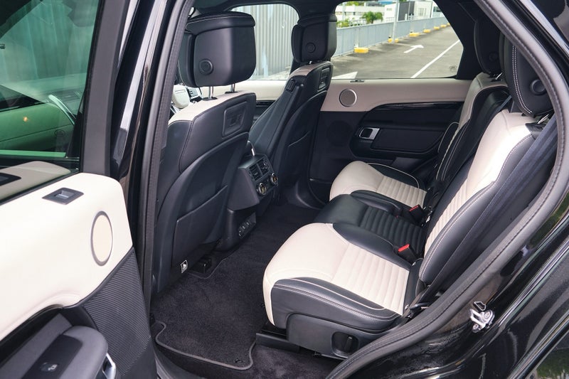 2022 Land Rover Discovery D300 R-Dynamic HSE image 4