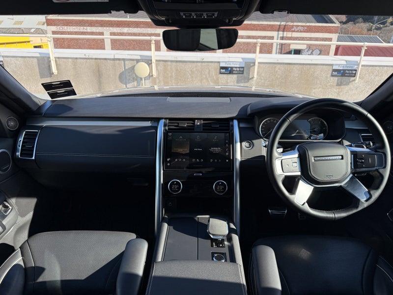 2022 Land Rover Discovery D300 R-Dynamic HSE image 3